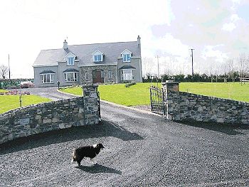 Tinil House B&B, 
Enagh North, 
Kilkishen, 
Co. Clare,
Ireland
 
