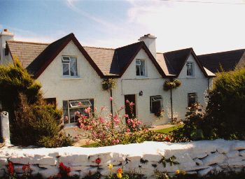 Ard na Gaoithe B&B, 
The Glen, 
Cape Clear Island, 
Skibbereen, 
Co. Cork,
Irland