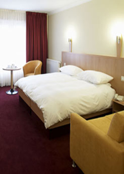 Bewleys Hotel Newlands Cross, 
Naas Road (N7),
Newlands Cross,
Dublin 22,
Irland