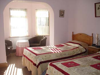 Bertra House B&B, 
Thornhill, 
Murrisk, 
Westport, 
Co. Mayo,
Irlanda
