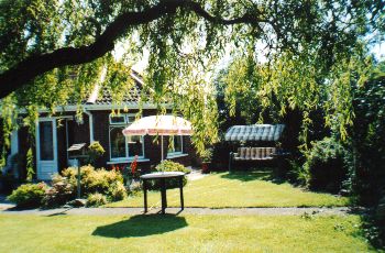 Cahir Equestrian Centre 
and Farmhouse Accommodation, 
Ardfinnan Road, 
Cahir, 
Co. Tipperary