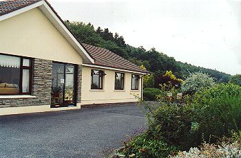 Hollymount House B&B, 
Upper Cahir Abbey, 
Cahir, 
Co. Tipperary,
Ireland