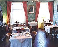 Fennessy's Hotel, 
Gladstone Street, 
Clonmel, 
Co. Tipperary,
Irland.
  