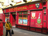 Fennessy's Hotel, 
Gladstone Street, 
Clonmel, 
Co. Tipperary,
Irland.
  