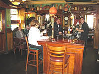 Fennessy's Hotel, 
Gladstone Street, 
Clonmel, 
Co. Tipperary,
Irland.
  