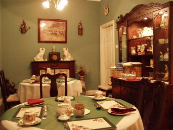 Arch House B&B,
The Square,
Cahir,
Co. Tipperary,
Ireland
