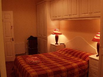 Arch House B&B,
The Square,
Cahir,
Co. Tipperary,
Ireland.